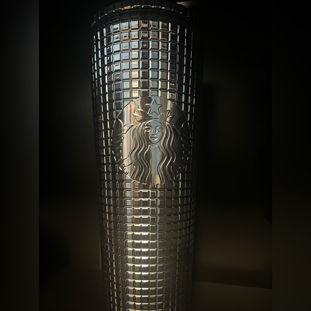 Starbucks 2023 Holiday Metallic Mirror Silver Grid Disco Venti